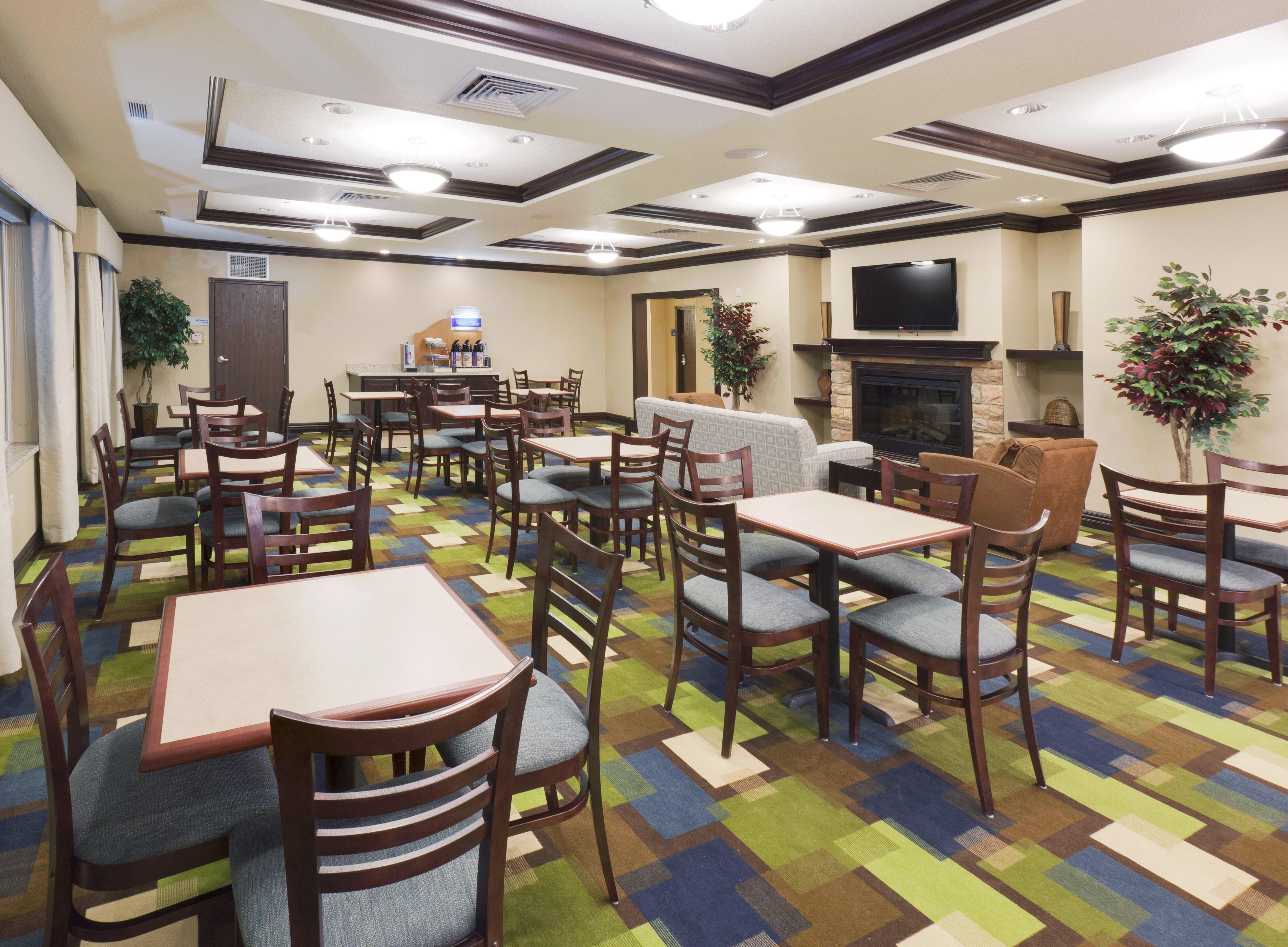 Holiday Inn Express & Suites - Omaha I - 80 By Ihg Gretna Exterior photo
